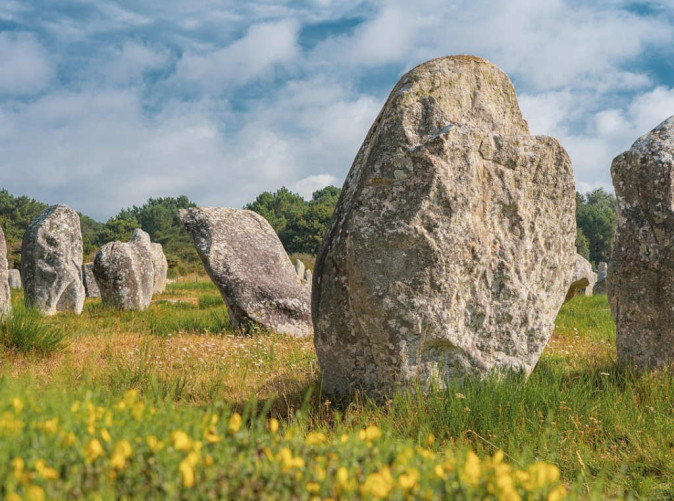 0028_carnac chiemseherin-menhir-7118380_1280